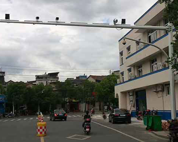 鑫雨杭電器設(shè)備公司為您分享，太原道路監(jiān)控桿除銹的方法？